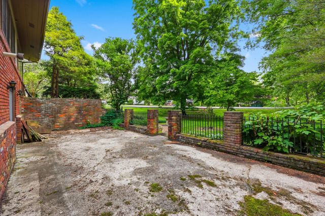137 Randolph Road, Frankfort, KY 40601