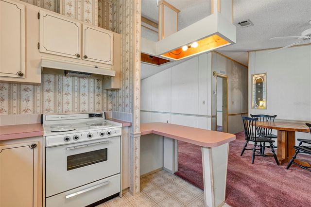 1404 PLANTATION DRIVE, Lady Lake, FL 32159