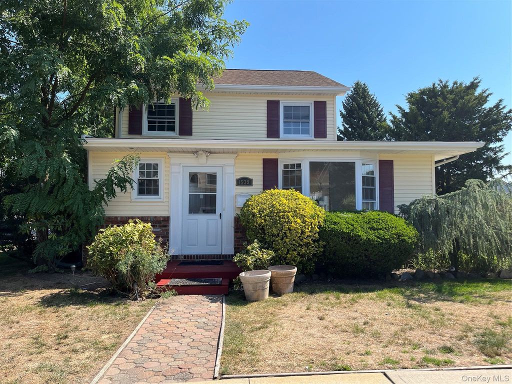 1539 Park Avenue, Merrick, NY 11566