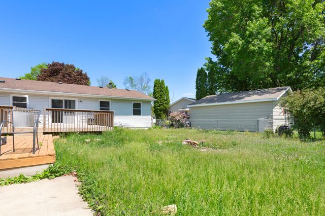 2038 44th Street NW, Rochester, MN 55901