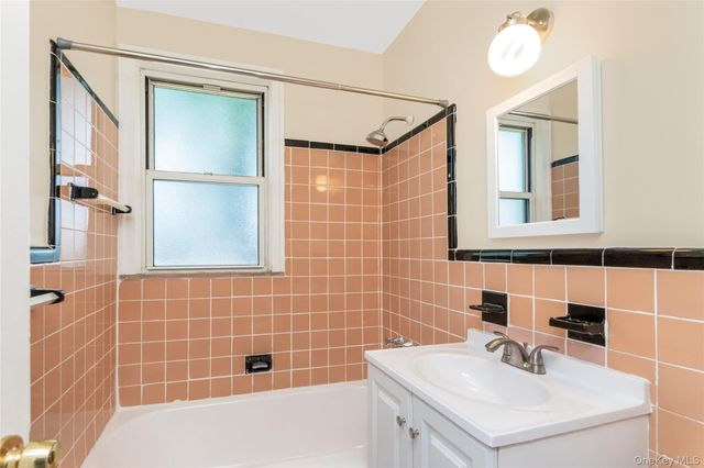 15 Winchester Avenue 2A, Yonkers, NY 10710