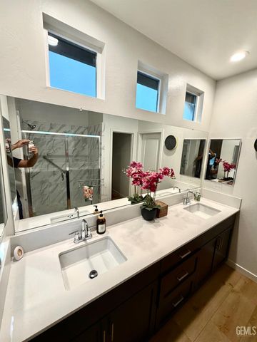 8521 Avon Street, Bakersfield, CA 93314