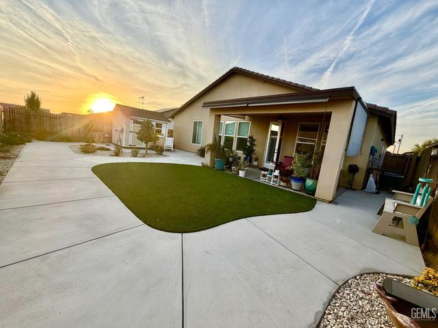 8521 Avon Street, Bakersfield, CA 93314