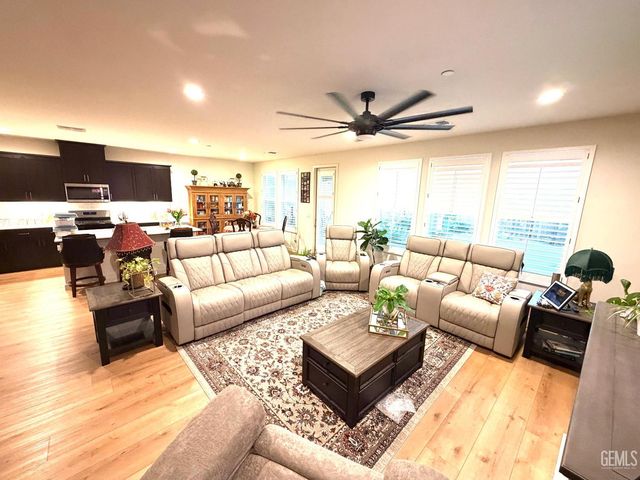 8521 Avon Street, Bakersfield, CA 93314