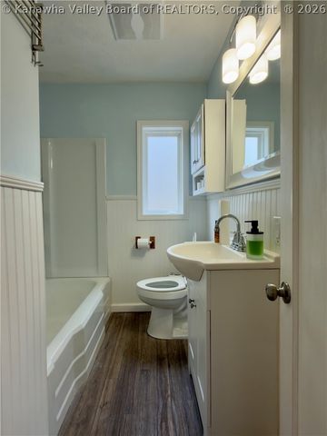 810 Dinden Drive, St Albans, WV 25177