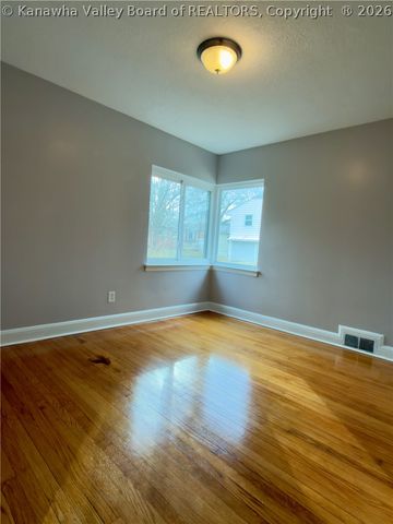 810 Dinden Drive, St Albans, WV 25177