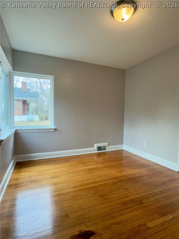 810 Dinden Drive, St Albans, WV 25177