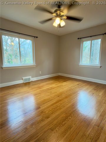 810 Dinden Drive, St Albans, WV 25177