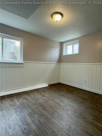 810 Dinden Drive, St Albans, WV 25177