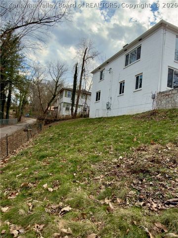 810 Dinden Drive, St Albans, WV 25177