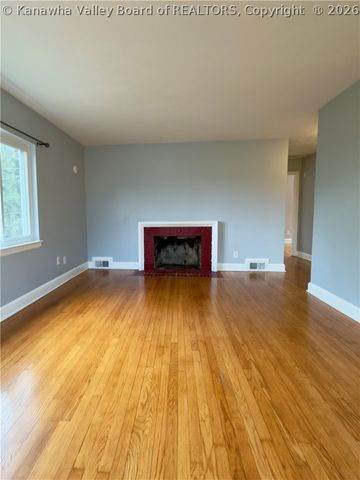 810 Dinden Drive, St Albans, WV 25177