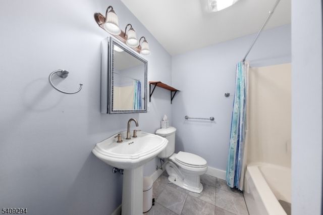 1875 Greenwood Lake Tpke, West Milford Twp., NJ 07421