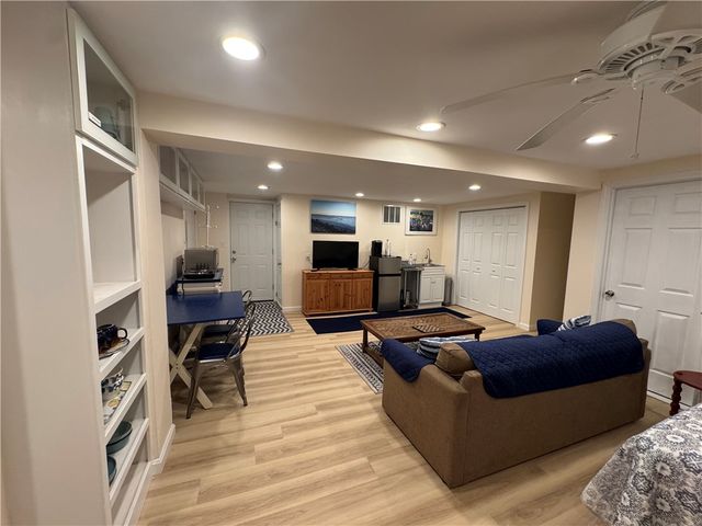 34 Inkberry Trail, Narragansett, RI 02882