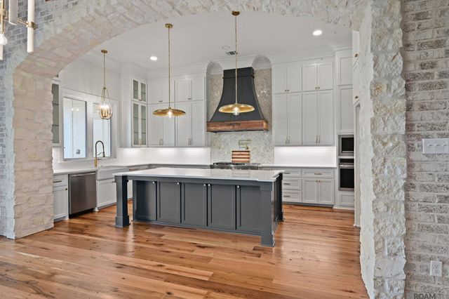 36253 Westin Ridge Dr, Geismar, LA 70734