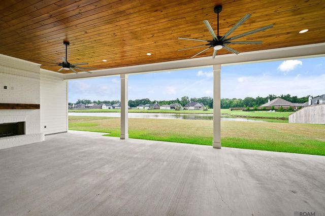 36253 Westin Ridge Dr, Geismar, LA 70734