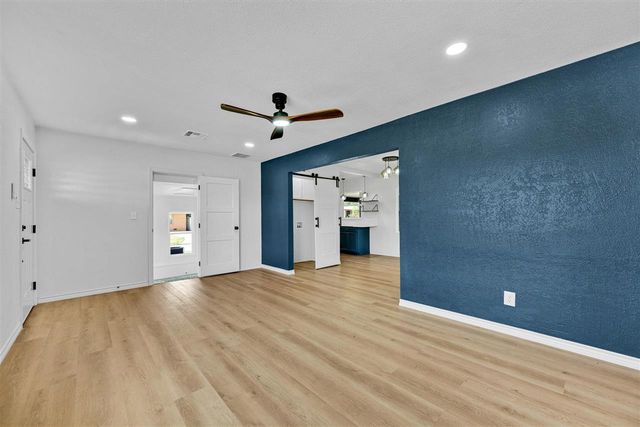 207 NW 40th St, Lawton, OK 73505