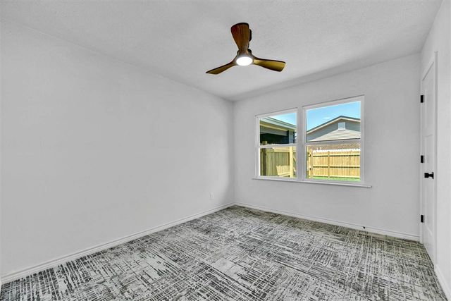 207 NW 40th St, Lawton, OK 73505