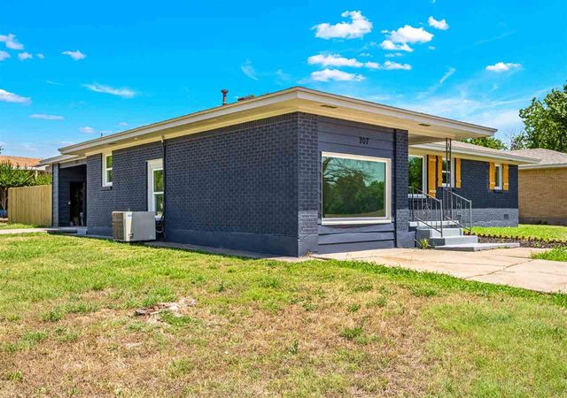 207 NW 40th St, Lawton, OK 73505