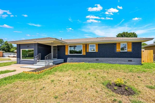 207 NW 40th St, Lawton, OK 73505