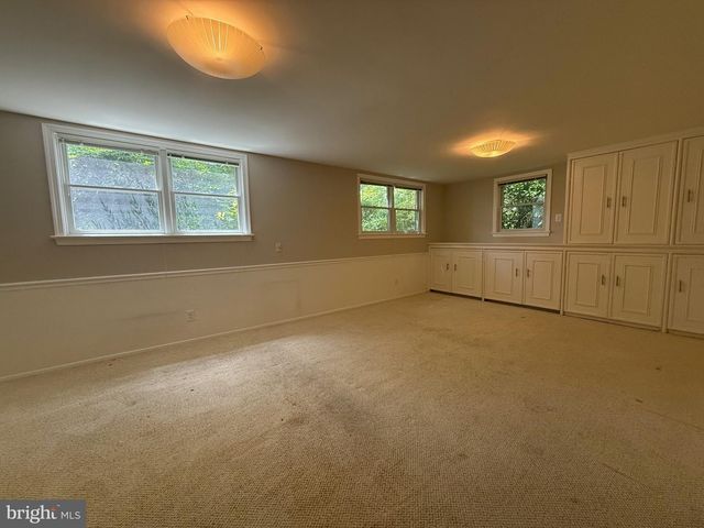 6534 JAY MILLER DR, Falls Church, VA 22041