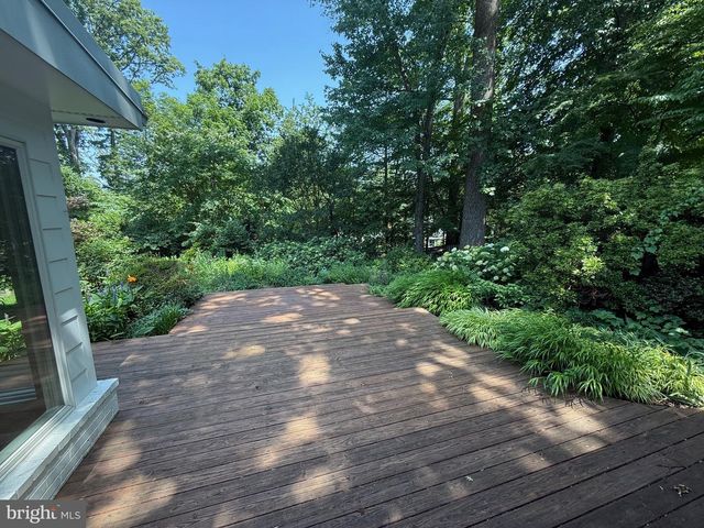 6534 JAY MILLER DR, Falls Church, VA 22041