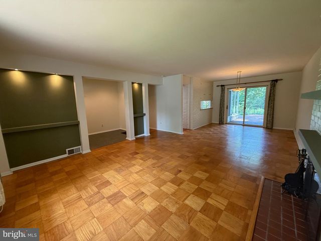6534 JAY MILLER DR, Falls Church, VA 22041