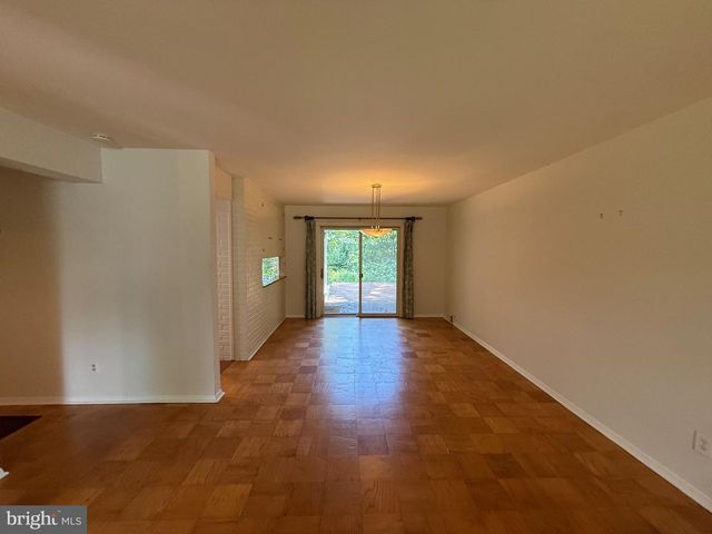 6534 JAY MILLER DR, Falls Church, VA 22041