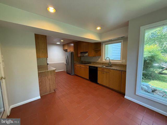 6534 JAY MILLER DR, Falls Church, VA 22041