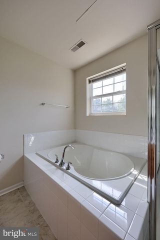 2307 GOLDEN EAGLE DR, York, PA 17408
