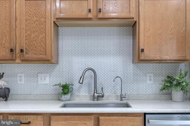 2307 GOLDEN EAGLE DR, York, PA 17408