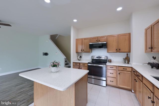2307 GOLDEN EAGLE DR, York, PA 17408