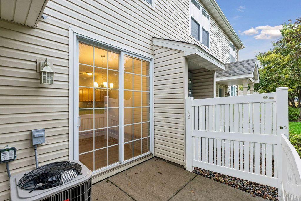 9285 Holly Lane N, Maple Grove, MN 55311 — photo 4