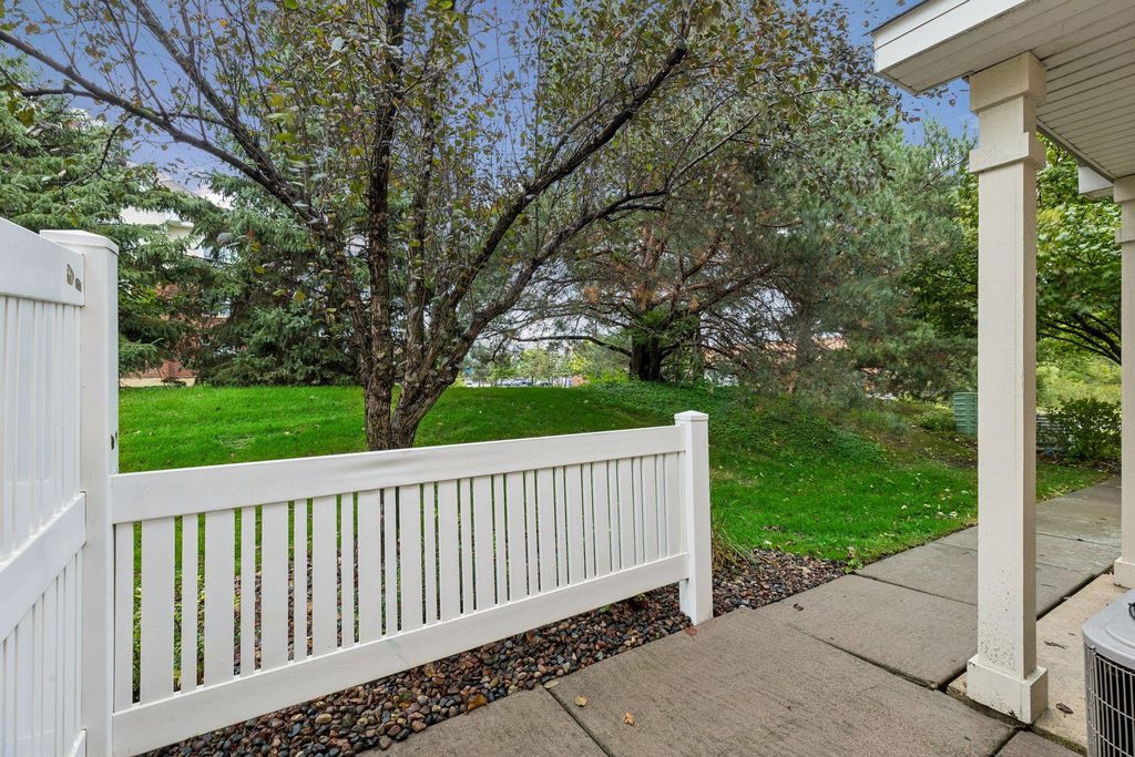 9285 Holly Lane N, Maple Grove, MN 55311 — photo 5