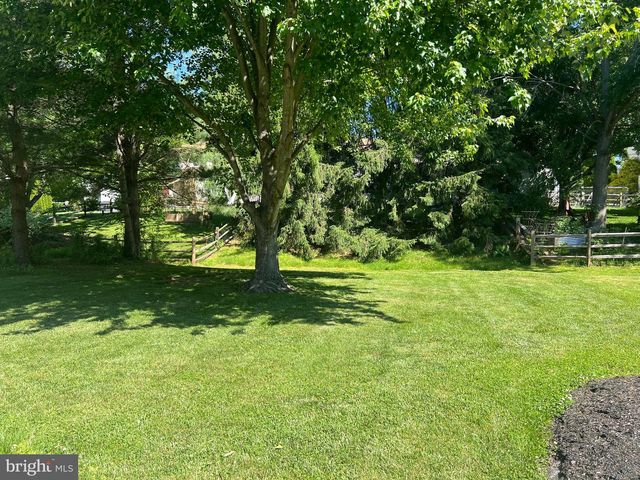 3576 WINDRIDGE DR, Doylestown, PA 18902