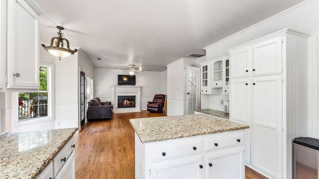 1645 N Charlee Avenue, Fayetteville, AR 72703