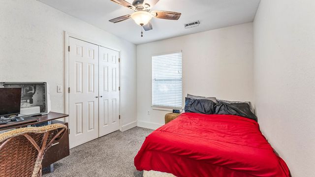 1645 N Charlee Avenue, Fayetteville, AR 72703