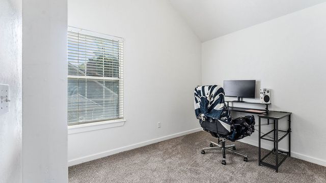 1645 N Charlee Avenue, Fayetteville, AR 72703