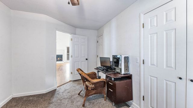 1645 N Charlee Avenue, Fayetteville, AR 72703