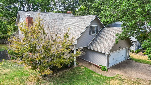 1645 N Charlee Avenue, Fayetteville, AR 72703