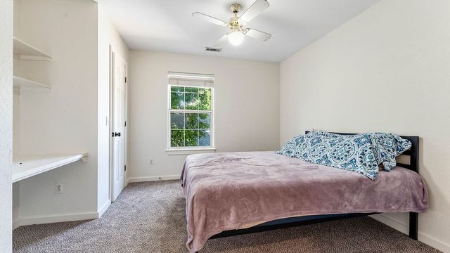 1645 N Charlee Avenue, Fayetteville, AR 72703