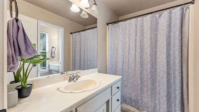 1645 N Charlee Avenue, Fayetteville, AR 72703