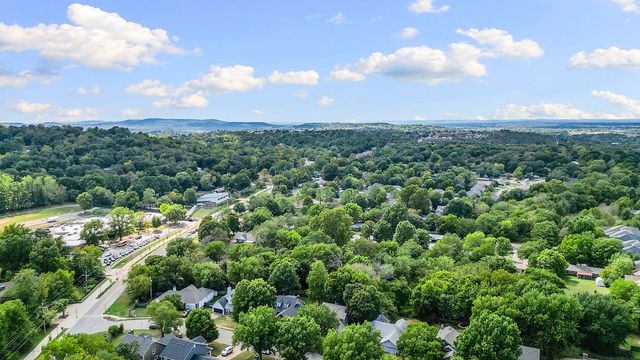1645 N Charlee Avenue, Fayetteville, AR 72703