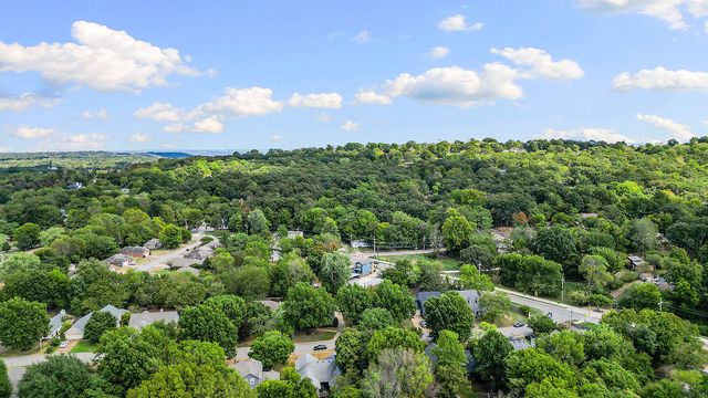 1645 N Charlee Avenue, Fayetteville, AR 72703