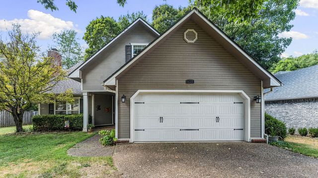 1645 N Charlee Avenue, Fayetteville, AR 72703