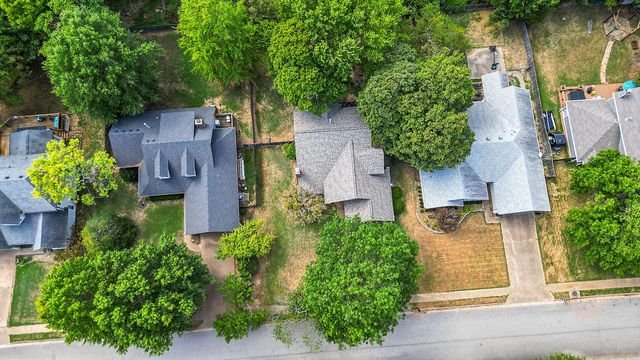 1645 N Charlee Avenue, Fayetteville, AR 72703