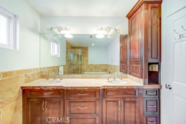 7441 Beckford Avenue, Reseda (los Angeles), CA 91335