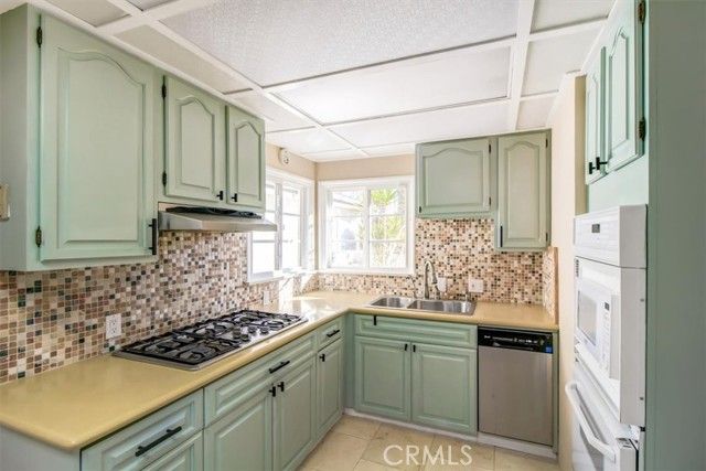 7441 Beckford Avenue, Reseda (los Angeles), CA 91335