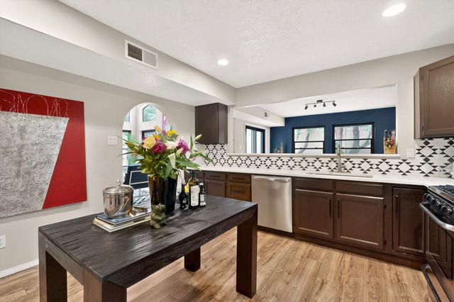 2925 Calle del Res, Santa Fe, NM 87505
