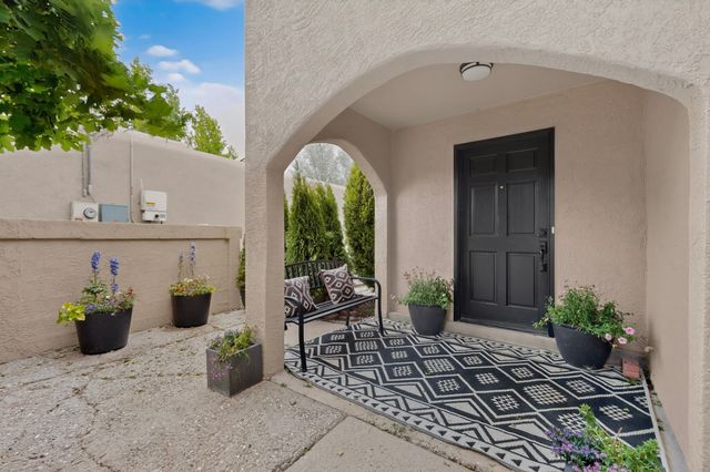 2925 Calle del Res, Santa Fe, NM 87505
