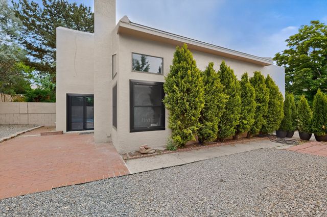 2925 Calle del Res, Santa Fe, NM 87505